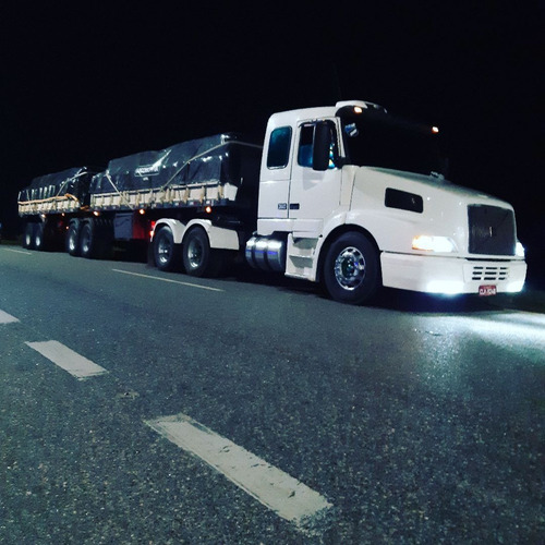 Imagem 3 de 5 de Volvo 380 2001 Nh