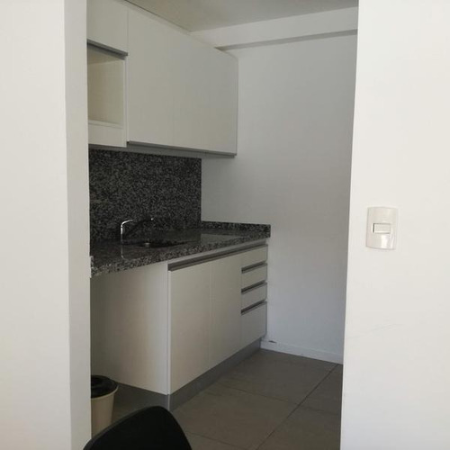 Imagen 6 de 17 de Oficina Usd1600/m2 Con Renta Del 4% Anual Frente Al Subte - Belgrano