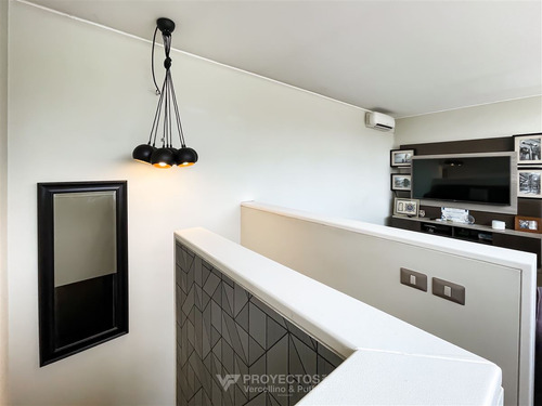 Casa En Arriendo De 5 Dorm. En Colina