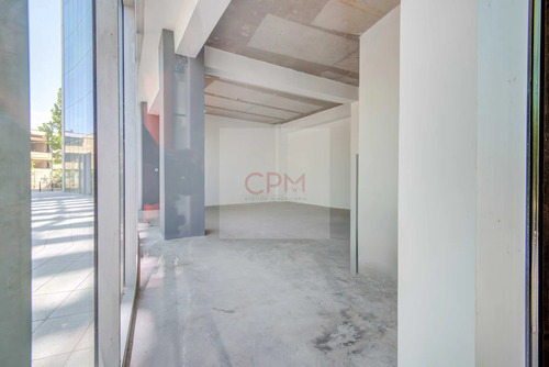 Arrienda Moderno Local Comercial, Las Condes (161698)