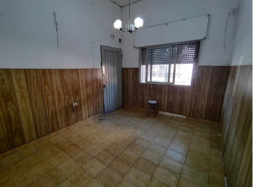 Imagen 2 de 13 de Casa 3 Ambientes- Venta- Local En Esquina - Tablada