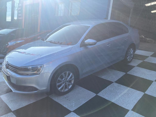 Imagem 9 de 10 de Volkswagen Jetta 2.0