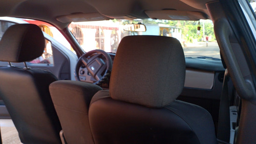 Ford Lobo 4.6 doble cabina 4x4