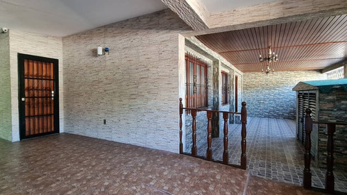 Imagen 7 de 11 de Casa En Venta El Morro Ii Cod:130412 Albert Gonzalez 04121444789 (solo Clientes)