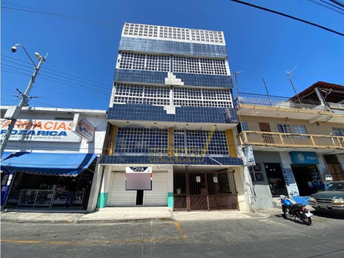 Local Comercial En Excelente Ubicación En Zona Centro