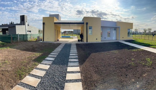 Amplia Casa Quinta Tipo Rural En Barrio Real A Estrenar De Junín (b) 3 Dormitorios.