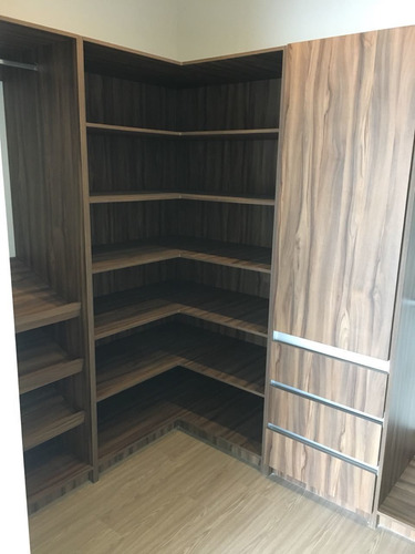 Residencia De 4 Recámaras En Fraccionamiento Dolores, Con Muebles, Pachuca