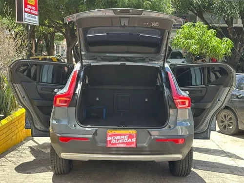 Volvo XC40 T4 MOMENTUM 2.0 AT