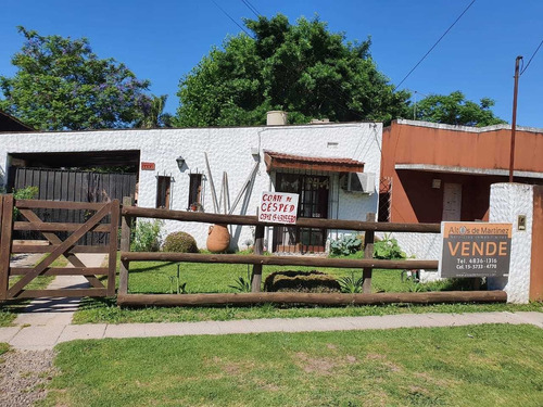 Venta Casa 3 Ambientes Con Jardín Y Cochera En Maswicht