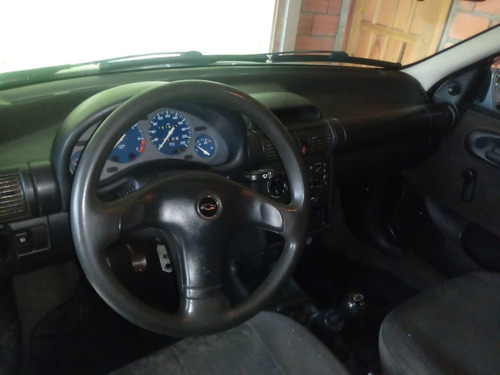 Corsa Sedan, 2001, 1.0, 16v
