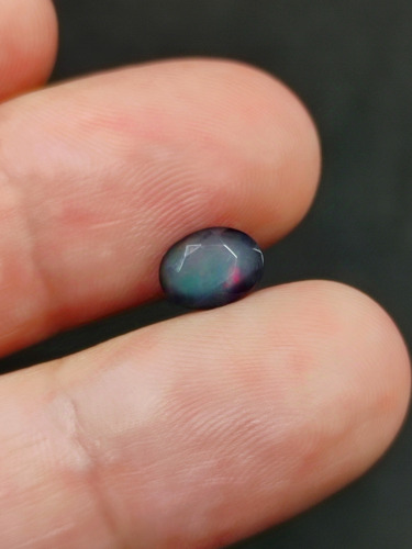 Ópalo Negro Nebuloso Iridiscente 8x6.20mm. 1.20ct.