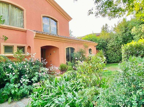 Maravillosa Casa Con Lindo Jardín En Pie Andino