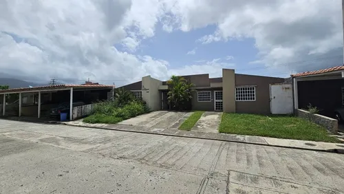 Casa - Canaima, Guatire - 328m2