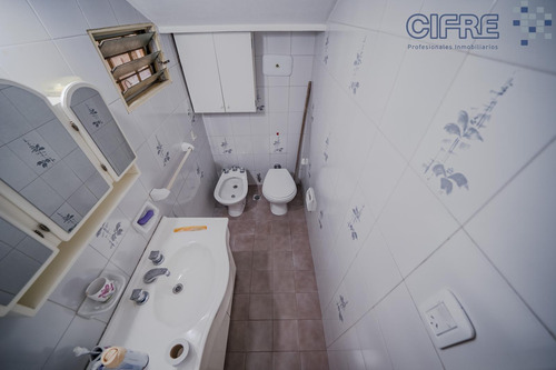 Casa De 5 Ambientes Con Garaje Para Dos Autos Jardín Y Pileta Lote Propio 8.66x26