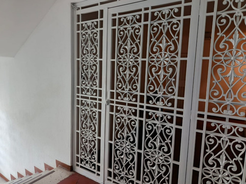 Apartamento En Alquiler En Terrazas Del Club Hipico Remodelado Y Amoblado Cerca Del Cc Terraz Plaza Con Hermosa Vista