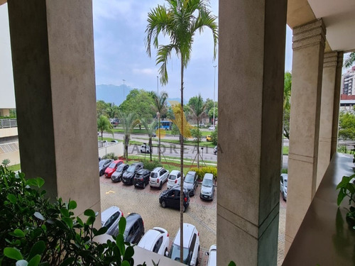 Imagem 20 de 21 de Barra Da Tijuca - Av. Das Americas - Condominio Sunplaza - Maravilhoso Conjunto De 2 Salas Com 40m² - Loc5460m - 68779160