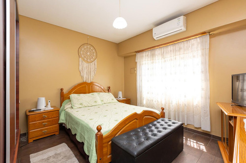 Casa 5 Amb Venta En Tesei Quincho Jardin Excelente