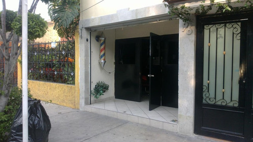 Loca Comercial Con Cocineta Cerca De La Aduana Del Aeropuerto Cdmx., Si Vives En Ecatepec Es Alternativa Para Llegar A Cdmx, Recomendable Para Oficina ,almacenes, Espacio Para Autos