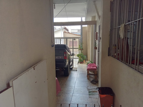 Casa Grande, Com Ótima Acessibilidade E Gerando Renda.