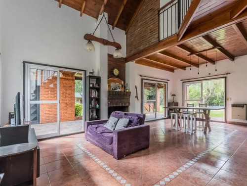 Venta De Hermosa Propiedad, En El Rodal