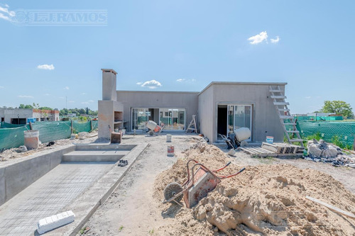 Imagen 26 de 26 de A Estrenar, Moderna Casa En Una Sola Santa Lucía, Pilar Del Este, Pilar.