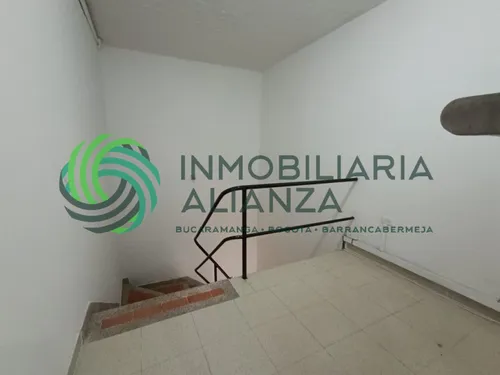 Local En Arriendo En Antonia Santos. Cod A13113