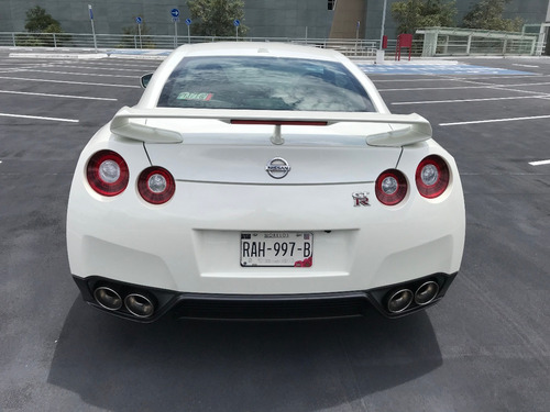 Imagen 5 de 15 de Nissan Gtr Biturbo Premium 2015 (nuevo, De Coleccion)