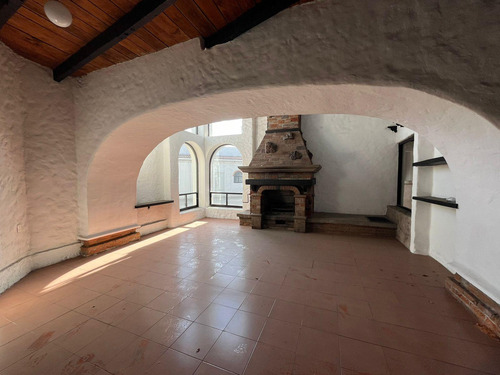 Casa Con Uso De Suelo En Renta-toluca-1,150m2