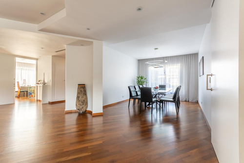 Casa En Venta - 8 Ambientes - Barrio Septiembre - Escobar - Con Cine Y Pileta Climatizada