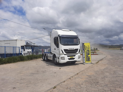 Imagem 2 de 11 de Iveco Hi Way 440 6x2 2017