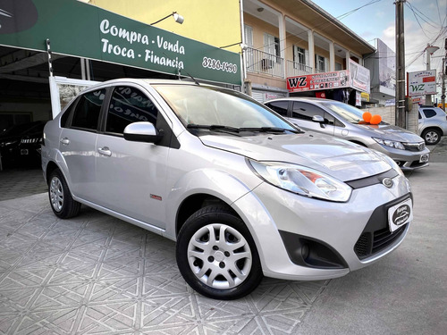 Imagem 8 de 13 de Ford Fiesta 1.6 Mpi Class Sedan 8v Flex 4p Manual