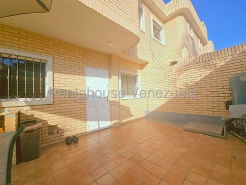 Townhouse En Venta Urbanizacion La Arboleda, Maracay. Ljsa 25-19023