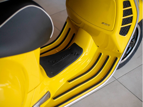 Vespa Gts 300 Super 2023 Amarilla Entrega Hoy