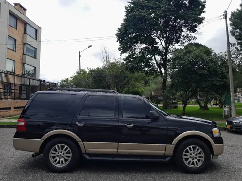 Ford Expedition 5.4 XLT ATM 4X4 7 PUESTOS BLINDAJE 3