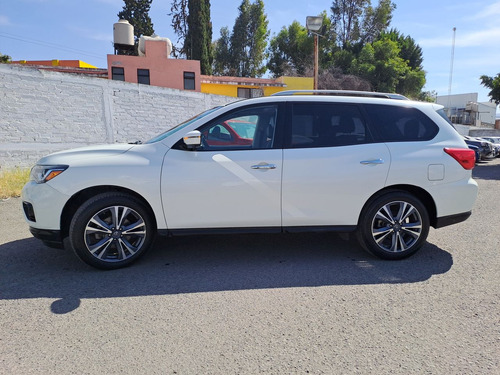 Nissan Pathfinder EXCLUSIVE 4WD