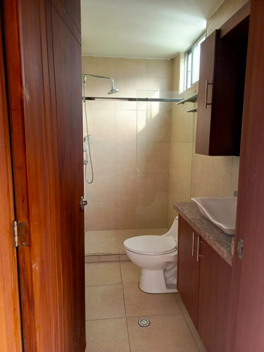 Bonita Casa De Doble Planta Dentro De Un Conjunto Residencia