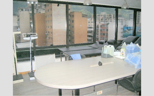 Chacao, Torre Kpmg, Alquilamos Excelente Media Planta De Oficinas De 500 M2.