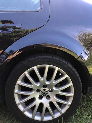 Volkswagen Bora 1.8t Highline T 180cv Cuero 2011