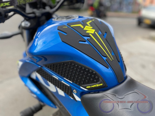 Imagen 5 de 10 de Kit Protector Tanque Caucho Suzuki Gixxer 150 Fi Y 250 Naked