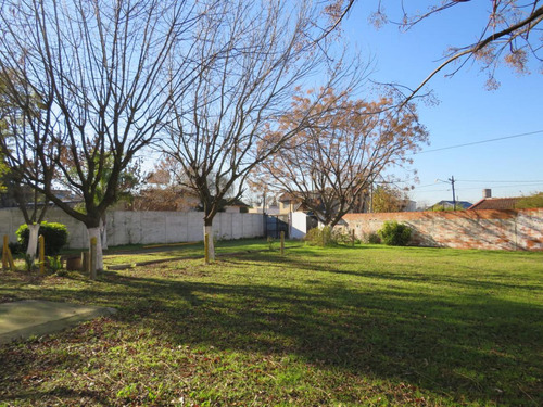 Edificio Comercial En Venta 2134mts2 - Ringuelet
