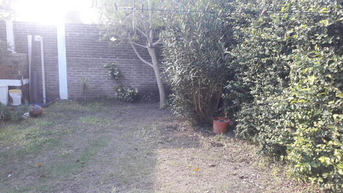 Casa En Venta - 3 Dormitorios 2 Baños - Paraná