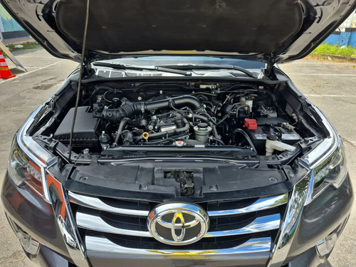 Toyota Fortuner 2.7L 4X2 At