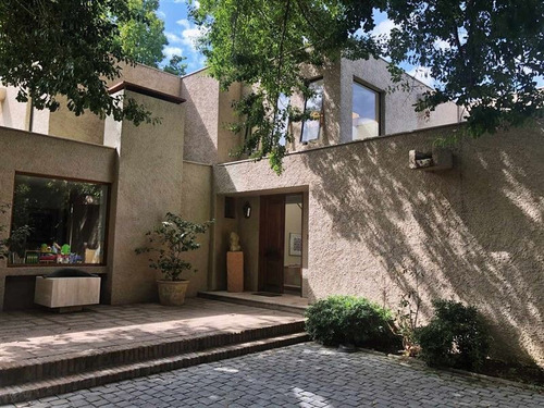 Casa En Venta De 5 Dorm. En Lo Barnechea