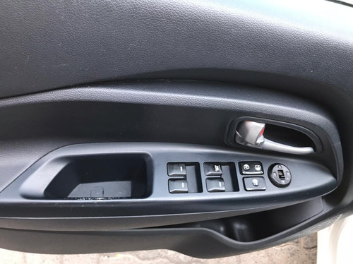 Kia Rio 5 Ex 1.2l 2015