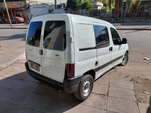 Imagen 4 de 14 de Peugeot Partner 2016 1.6 Hdi Furgon Confort 5as