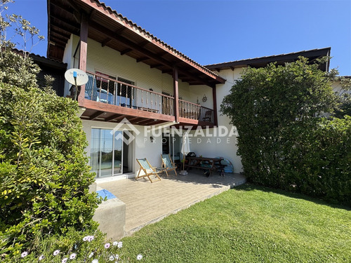 Casa En Venta De 4 Dorm. En Santo Domingo