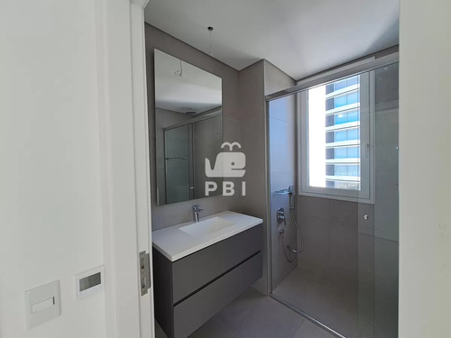 Venta Residencia De Alta Gama 4 Dormitorios En Suite Punta Del Este - Le Parc Iii - Ref : Pbi13701
