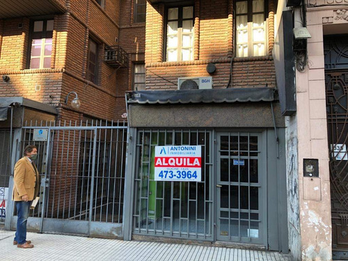 Imagen 2 de 8 de Local Comercial En Alquiler En El Centro