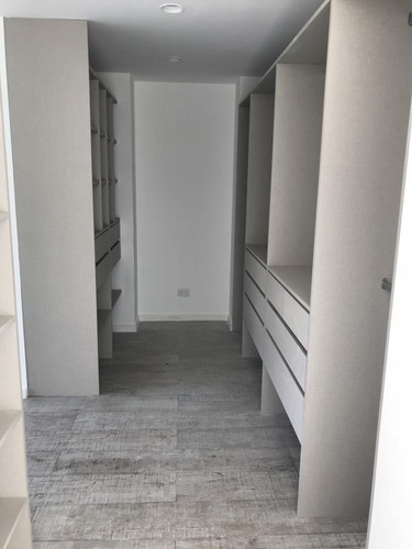 Imagen 5 de 9 de Casa - S.isi.-libert./lasalle, Excelente Triplex 3 Dormit Dependencia, Jdin Propio