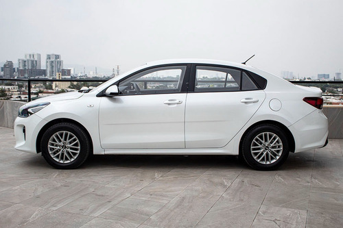 Imagen 4 de 9 de Kia Rio Lx 2020